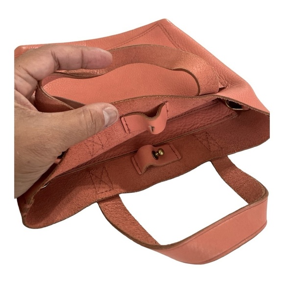 Madewell Medium Transport
Tote Pink Coral English
Saddle Leather - Picture 11 of 16